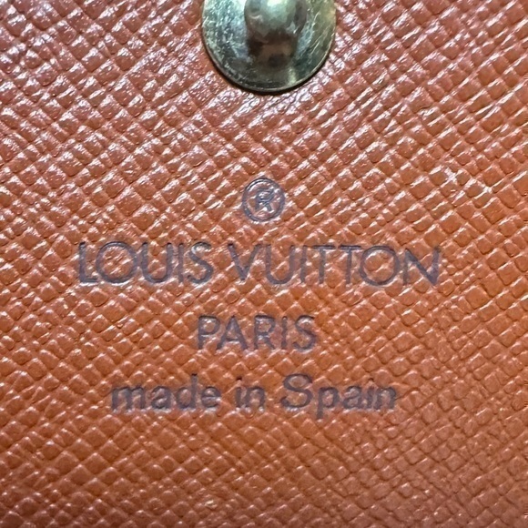 AUTHENTIC Louis Vuitton Monogram wallet/billfold. - Picture 13 of 16